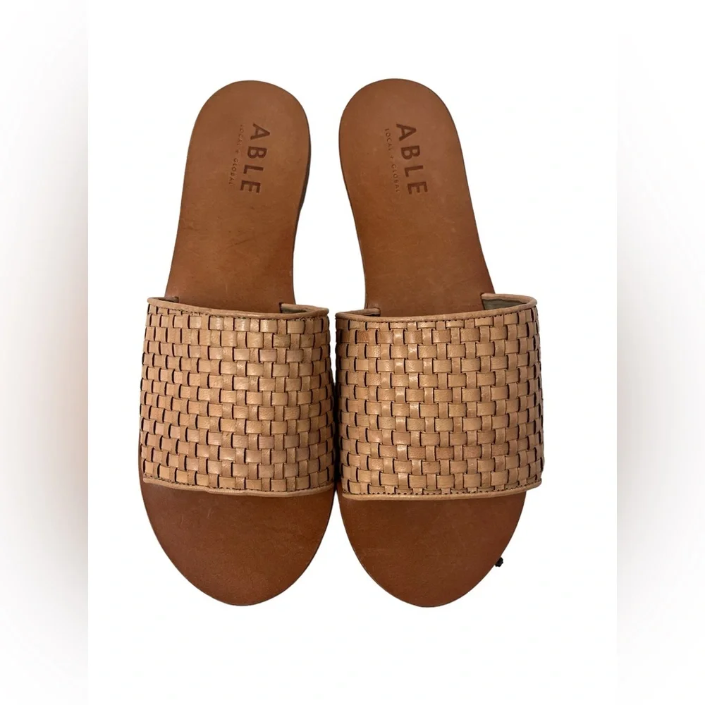 Able‎ local + global oliveira woven sandal size 9.5